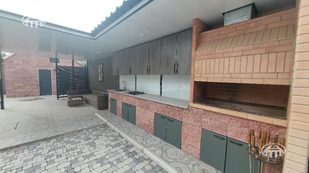 Mansion · 4 rooms · 292 m² · Qasax