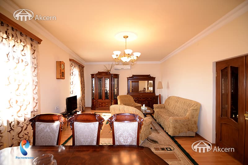 House · 3 rooms · 90 m² · Kentron
