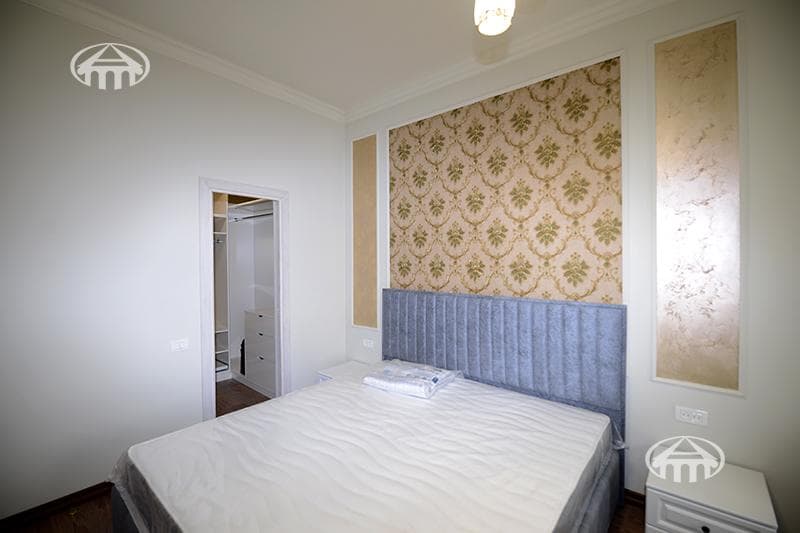 Квартира · 3 комн. · 100 м² · Кентрон