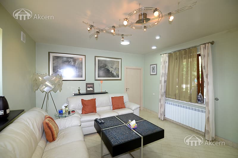 Mansion · 9 rooms · 600 m² · Balahovit