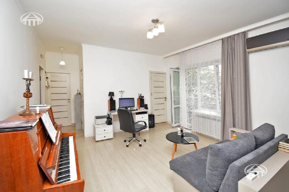 Apartment · 2 rooms · 52 m² · Kentron