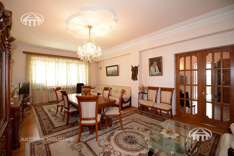 Առանձնատուն · 6 սեն. · 276 մ² · Քանաքեռ-Զեյթուն