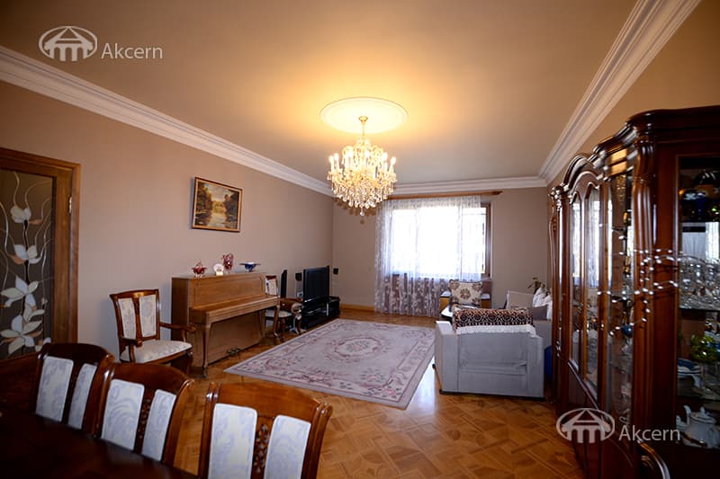 Առանձնատուն · 7 սեն. · 346 մ² · Կենտրոն