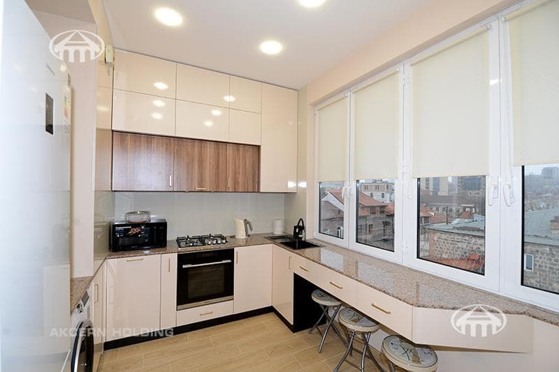Квартира · 2 комн. · 65 м² · Кентрон