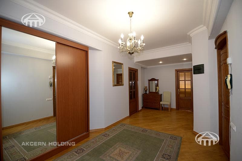 Квартира · 3 комн. · 142 м² · Кентрон