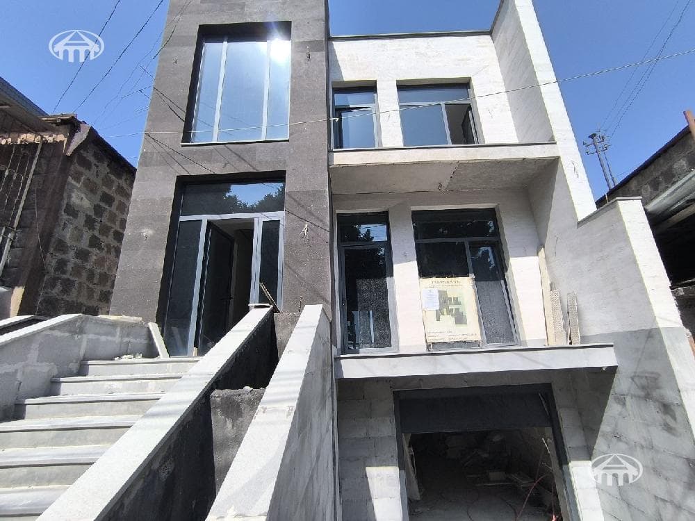 Особняк · 6 комн. · 325 м² · Арабкир