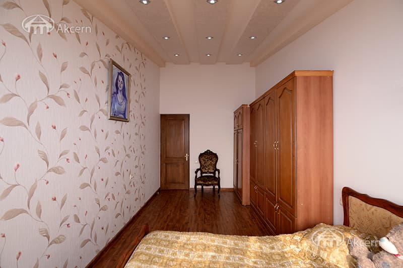 Apartment · 4 rooms · 162 m² · Arabkir