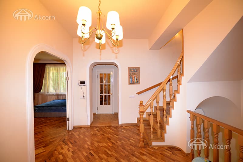 House · 5 rooms · 259 m² · Arabkir — photo 22 / 46