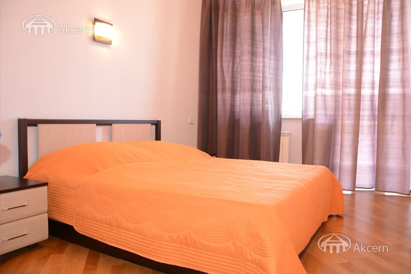 Apartment · 3 rooms · 93 m² · Kentron