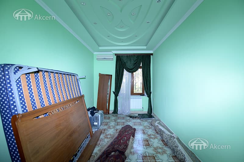 Apartment · 4 rooms · 150 m² · Kentron