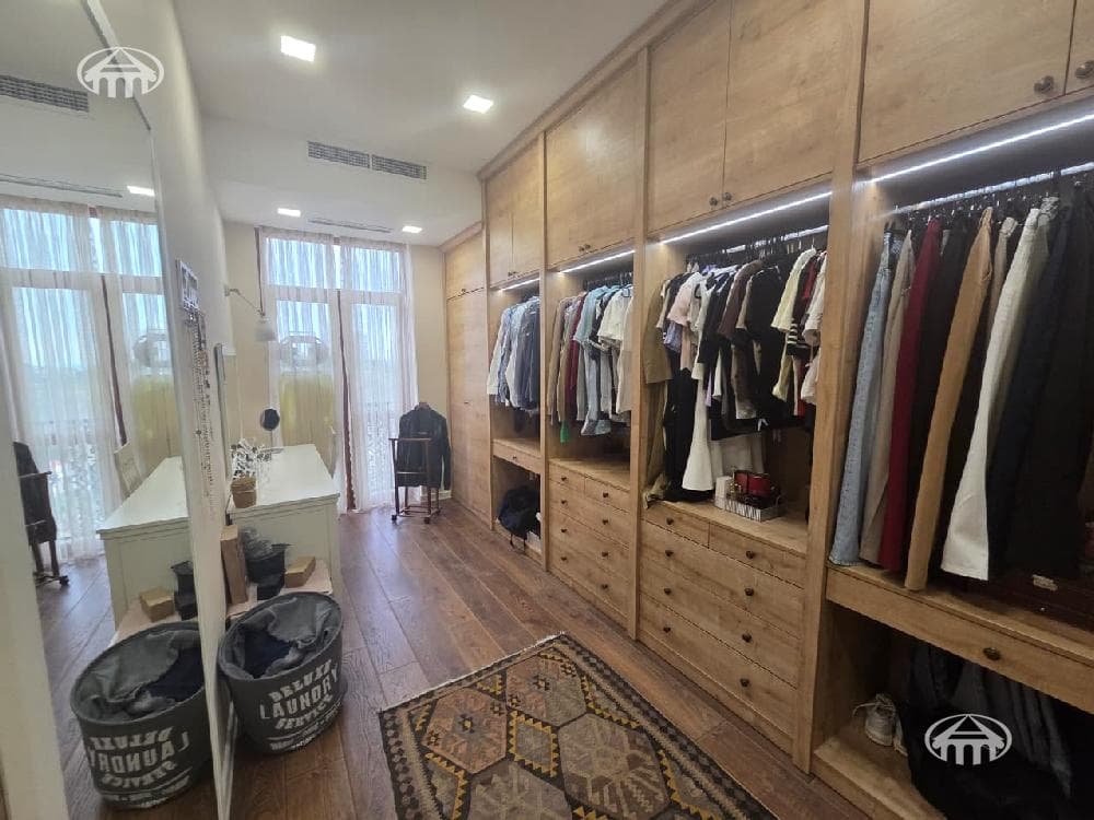Apartment · 4 rooms · 157 m² · Arabkir