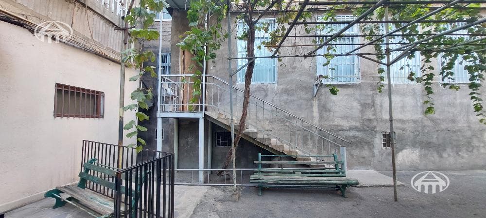 Գրասենյակ · 110 մ² · Կենտրոն