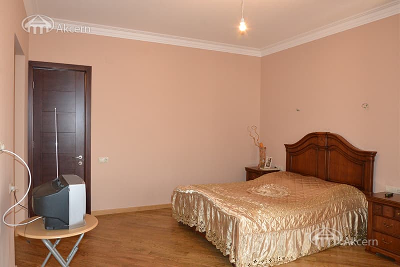 Особняк · 7 комн. · 406 м² · Норк-Мараш