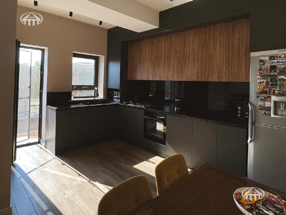Особняк · 5 комн. · 148 м² · В.Птгни