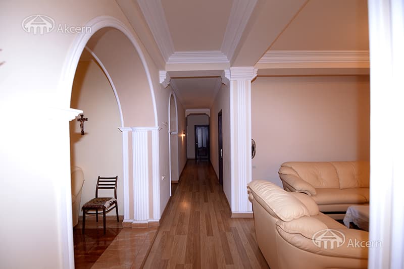 Квартира · 5 комн. · 251 м² · Арабкир