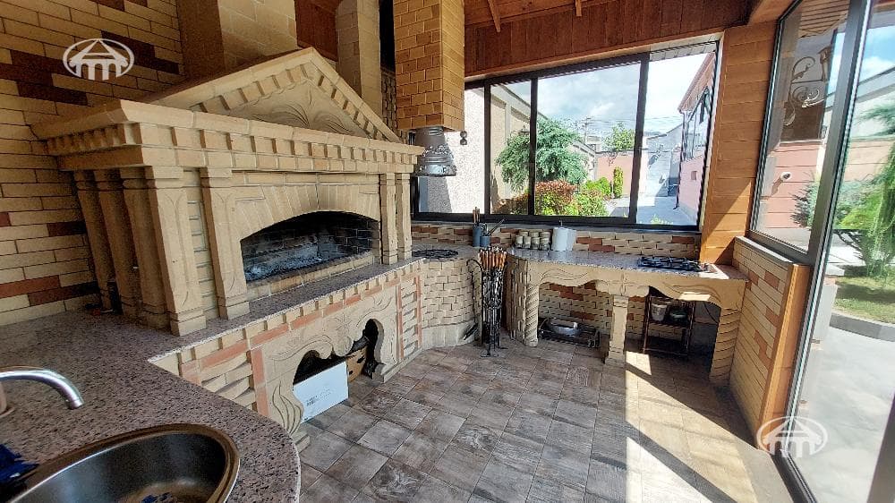 Mansion · 5 rooms · 600 m² · Davtashen