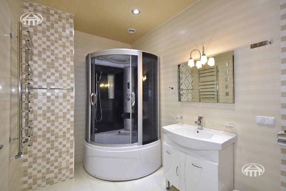 Квартира · 4 комн. · 181 м² · Кентрон