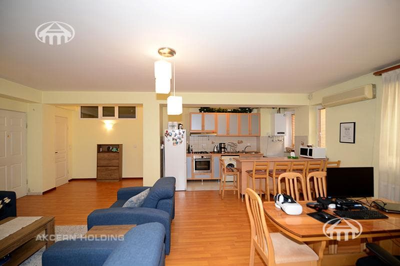 Apartment · 3 rooms · 83 m² · Kentron