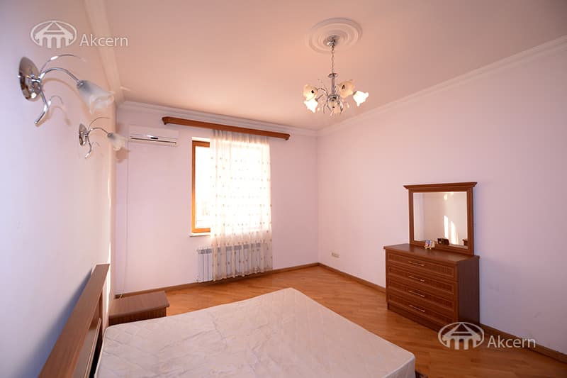 Особняк · 4 комн. · 220 м² · Арабкир