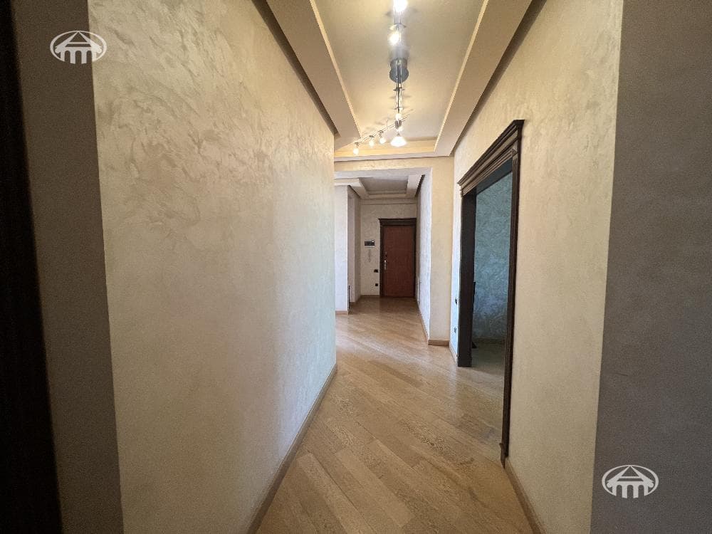 Apartment · 4 rooms · 132 m² · Kentron