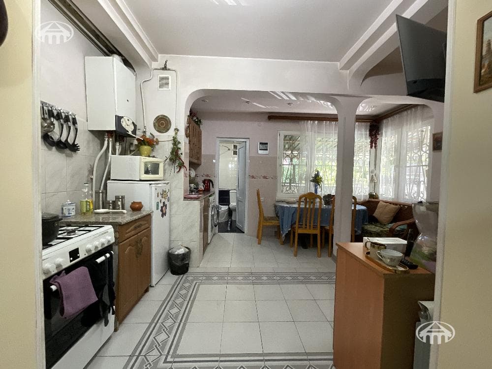 Квартира · 5 комн. · 190 м² · Арабкир