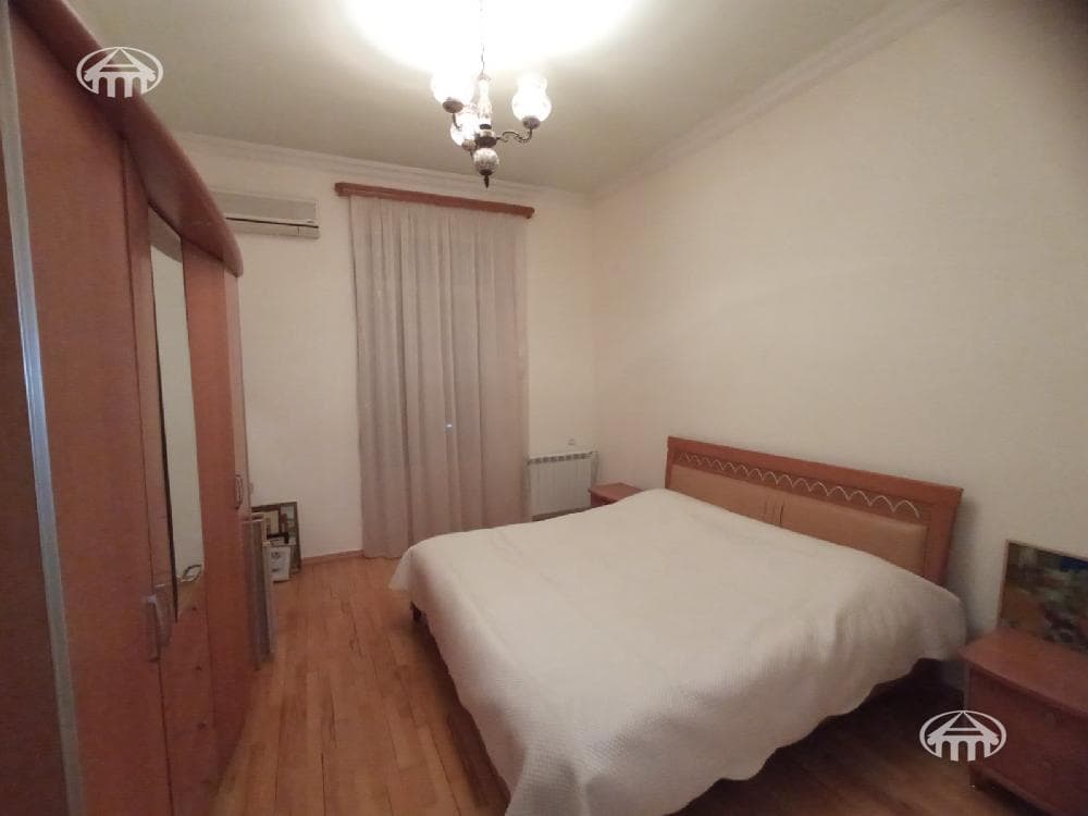 Apartment · 4 rooms · 144 m² · Kentron