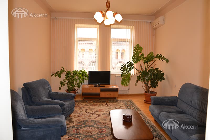 Квартира · 2 комн. · 77 м² · Арабкир