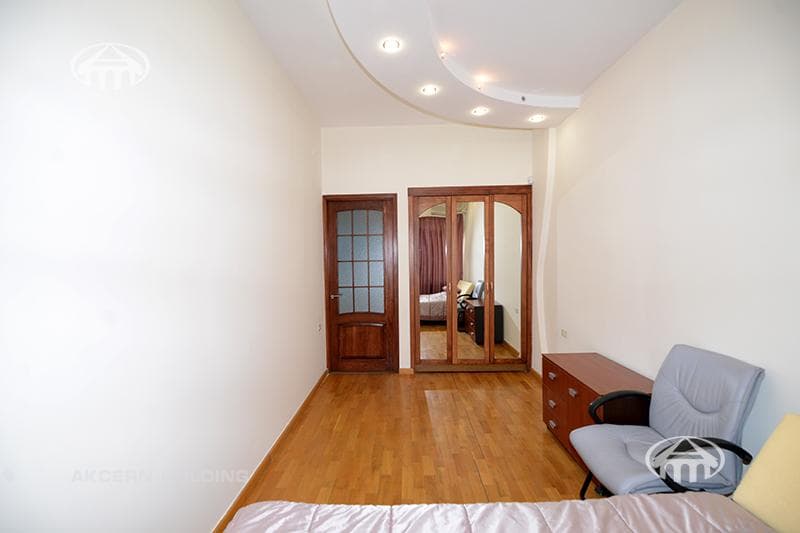 Mansion · 6 rooms · 817 m² · Arabkir