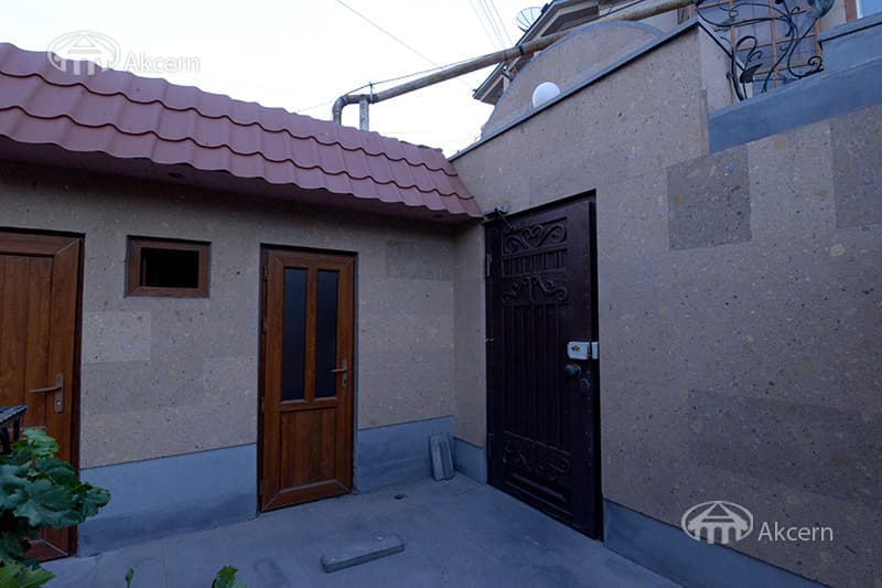 Առանձնատուն · 7 սեն. · 680 մ² · Կենտրոն
