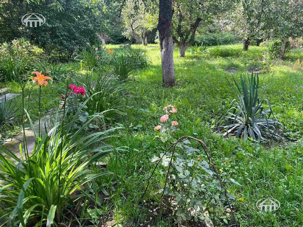 Mansion · 8 rooms · 425 m² · Gugark