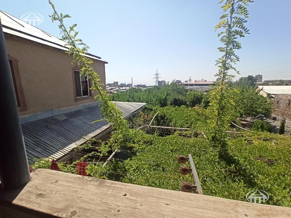 House · 8 rooms · 459 m² · Nor Nork