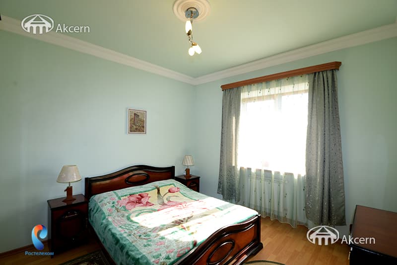 House · 3 rooms · 90 m² · Kentron