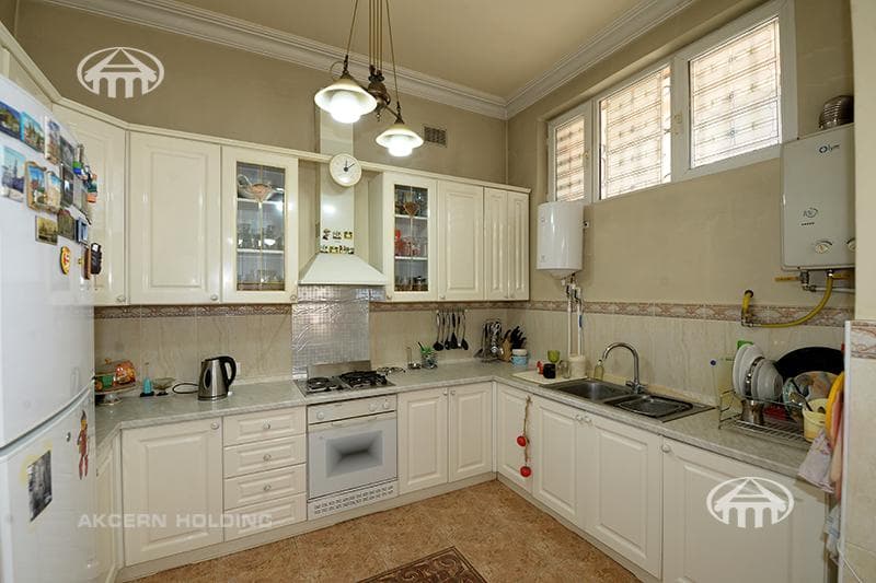 Дом · 7 комн. · 540 м² · Арабкир