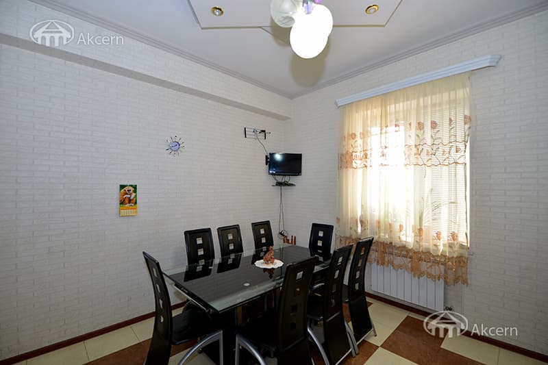 Особняк · 6 комн. · 349 м² · Аджапняк