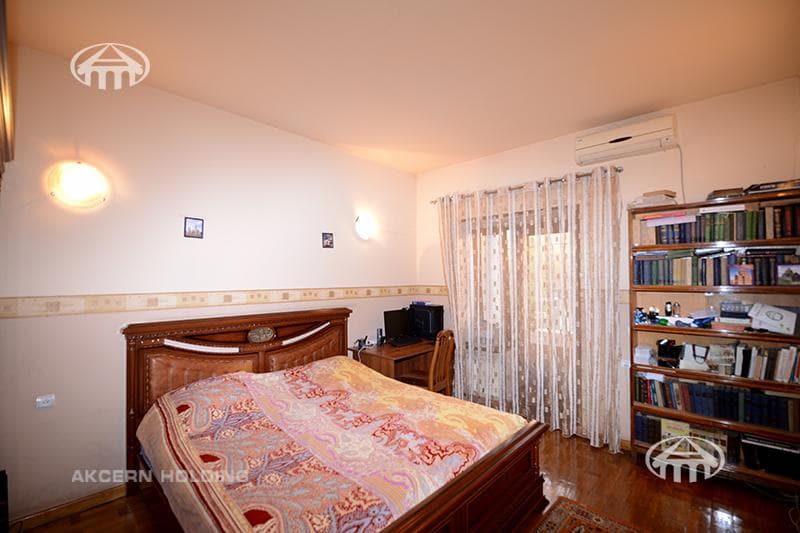 Квартира · 4 комн. · 177 м² · Кентрон