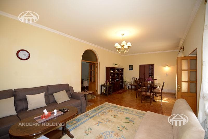 House · 5 rooms · 220 m² · Arabkir