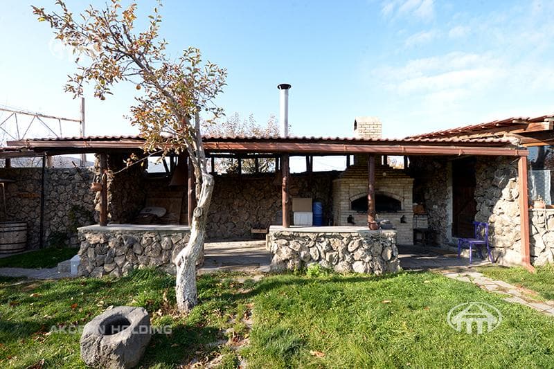 Հյուրանոց · 9 սեն. · 768 մ² · Գառնի