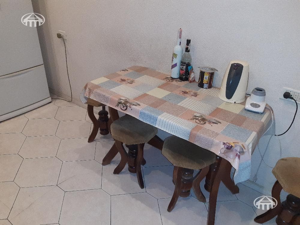 Apartment · 3 rooms · 106 m² · Kentron