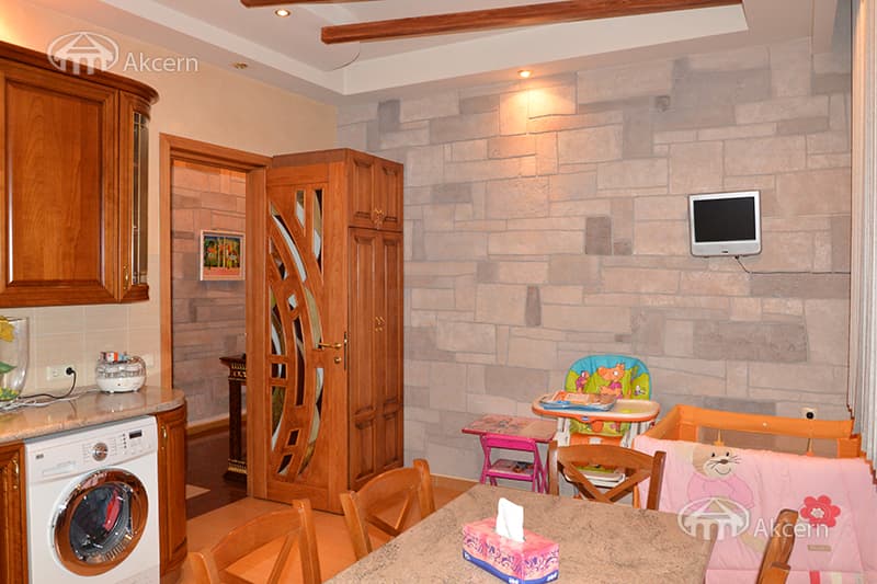 Apartment · 4 rooms · 124 m² · Kentron