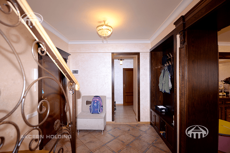 Apartment · 5 rooms · 210 m² · Kentron