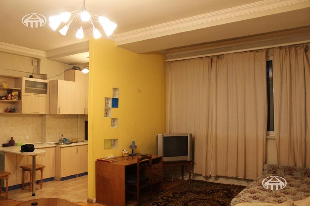 Apartment · 1 rooms · 43 m² · Kentron