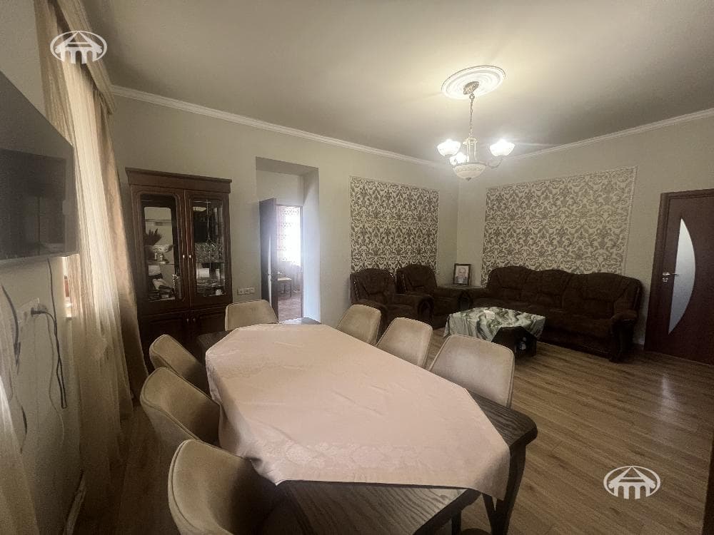 Дом · 195 м² · Аджапняк