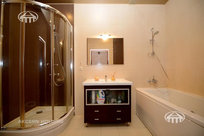 Особняк · 9 комн. · 650 м² · Аджапняк