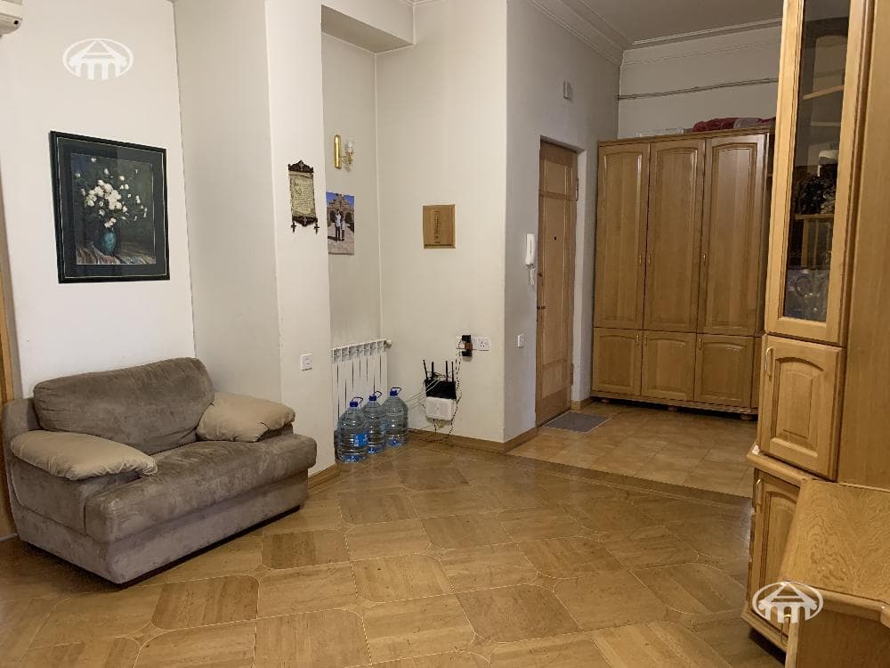 Квартира · 4 комн. · 130 м² · Кентрон
