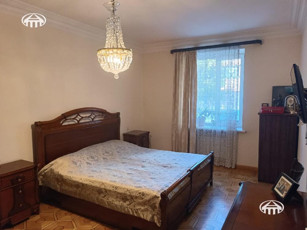 House · 5 rooms · 288 m² · Arabkir