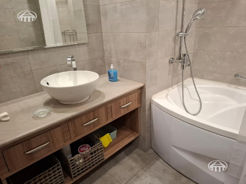 Квартира · 3 комн. · 111 м² · Кентрон