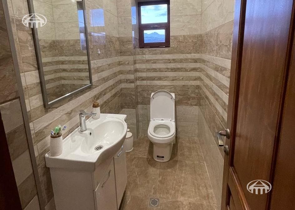 Mansion · 4 rooms · 285 m² · Nor Erznka