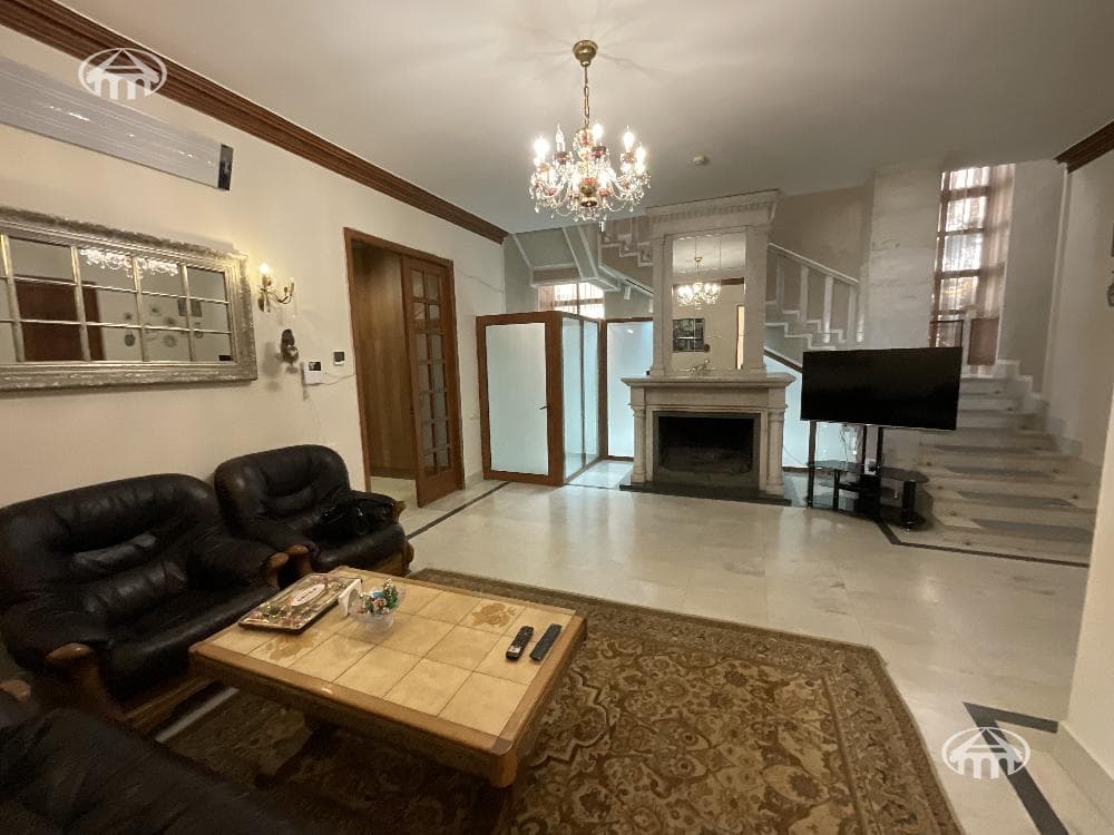 Mansion · 7 rooms · 700 m² · Arabkir