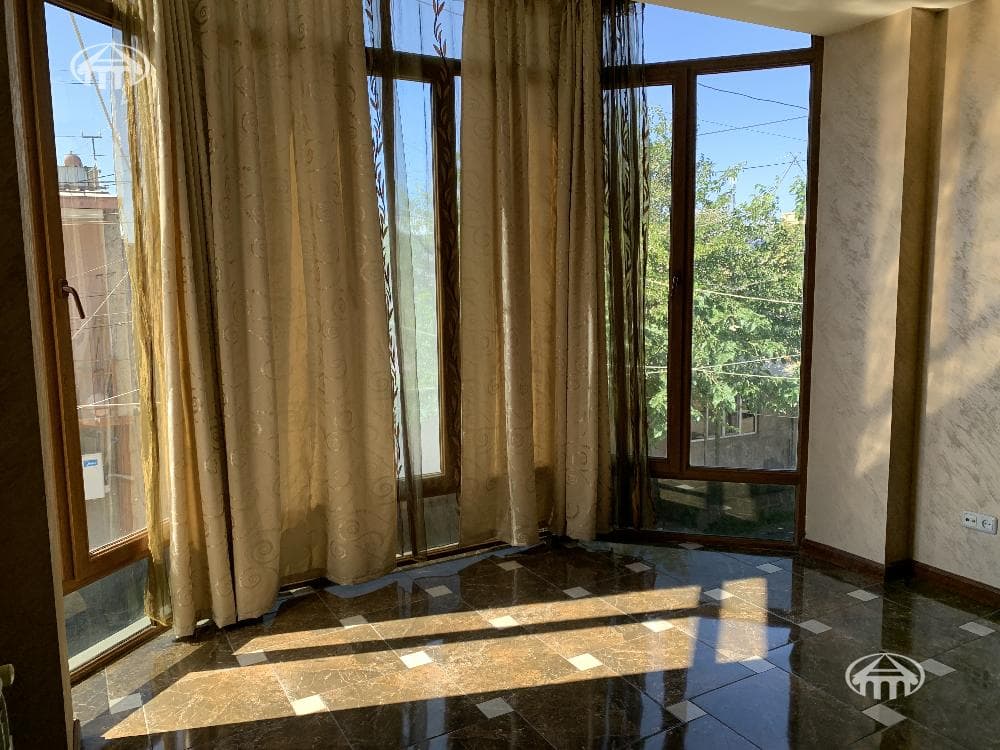 Mansion · 4 rooms · 328 m² · Malatia-Sebastia