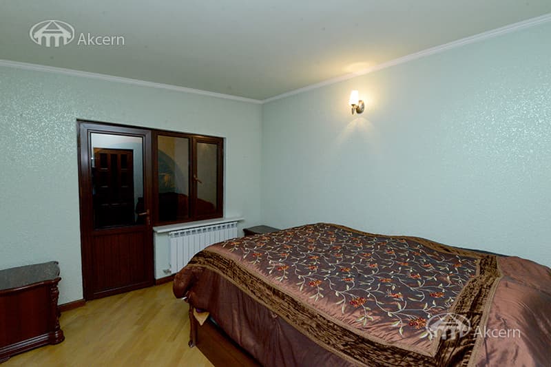 Առանձնատուն · 7 սեն. · 680 մ² · Կենտրոն